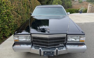 Cadillac-Brougham-Berline-1992-13