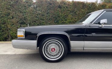 Cadillac-Brougham-Berline-1992-2