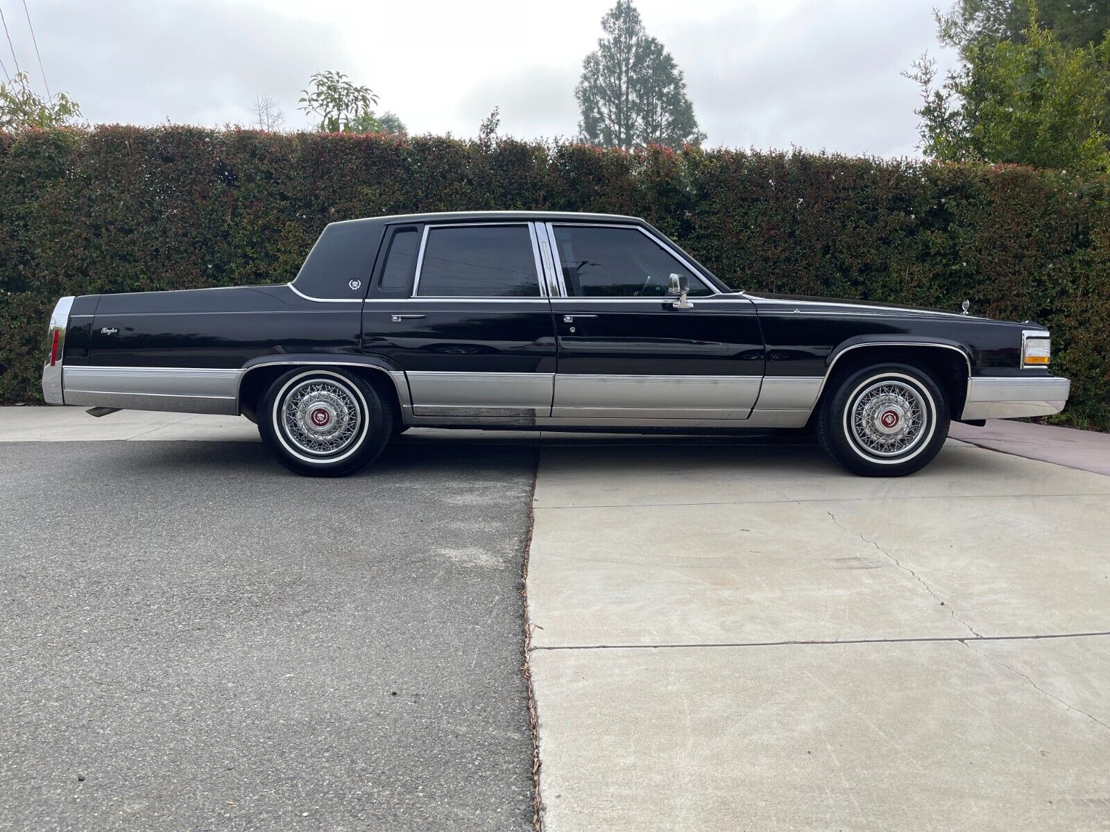 Cadillac-Brougham-Berline-1992-28