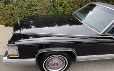 Cadillac-Brougham-Berline-1992-3