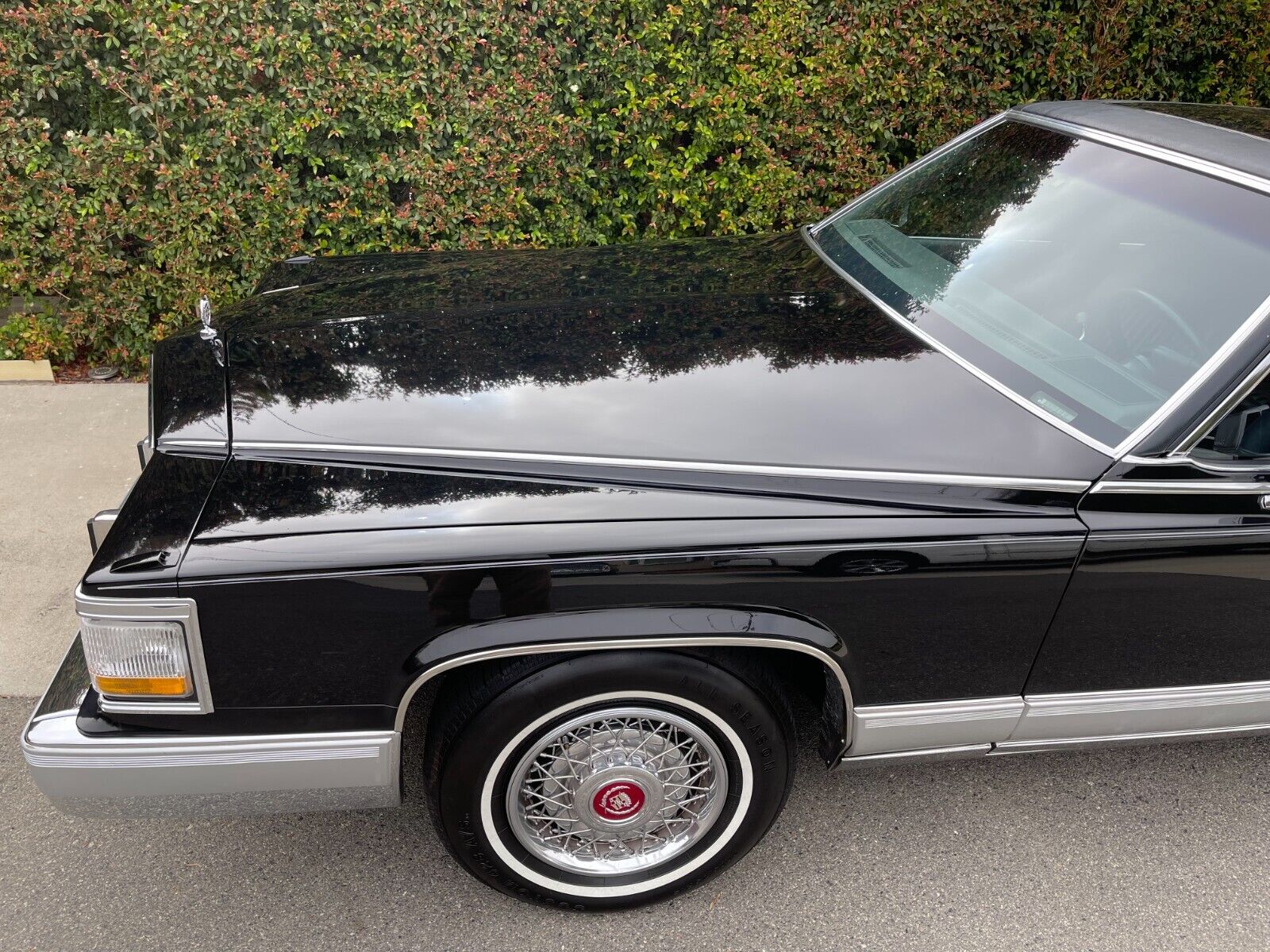 Cadillac-Brougham-Berline-1992-3