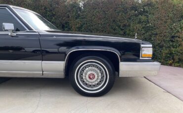 Cadillac-Brougham-Berline-1992-31