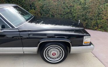 Cadillac-Brougham-Berline-1992-32