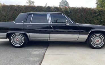 Cadillac-Brougham-Berline-1992-33