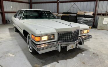 Cadillac-Coupe-deville-1976-2