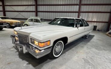 Cadillac-Coupe-deville-1976