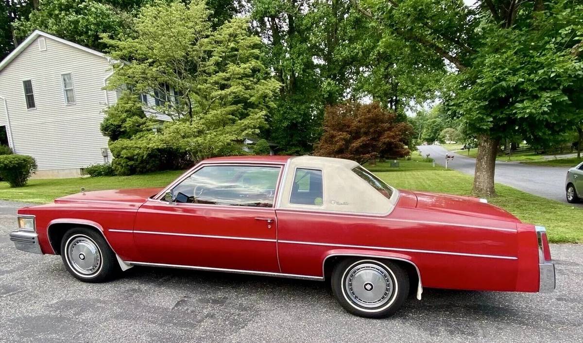 Cadillac-Coupe-deville-1977