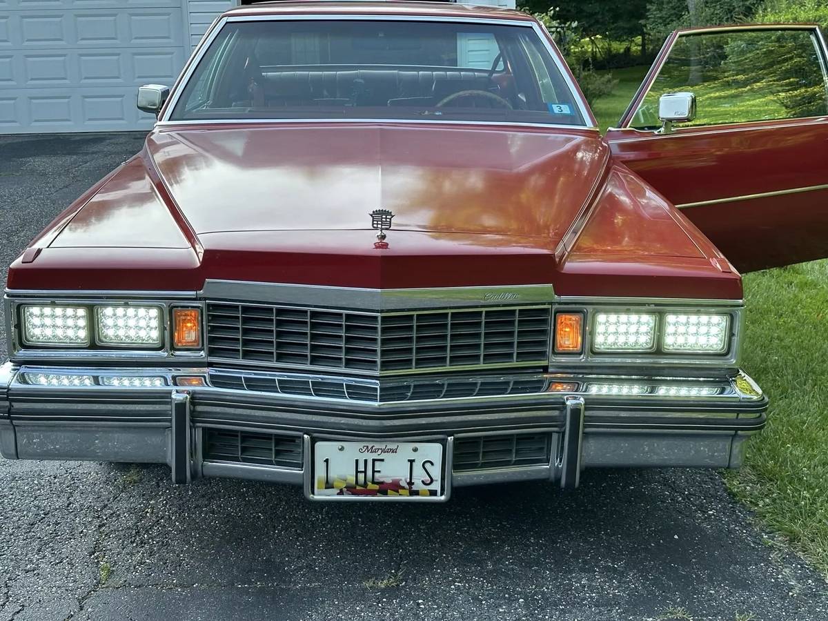 Cadillac-Coupe-deville-1977-3