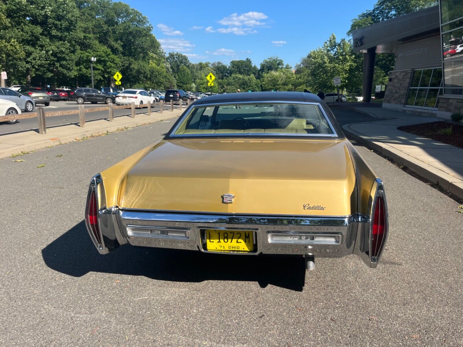 Cadillac-DeVille-1971-12