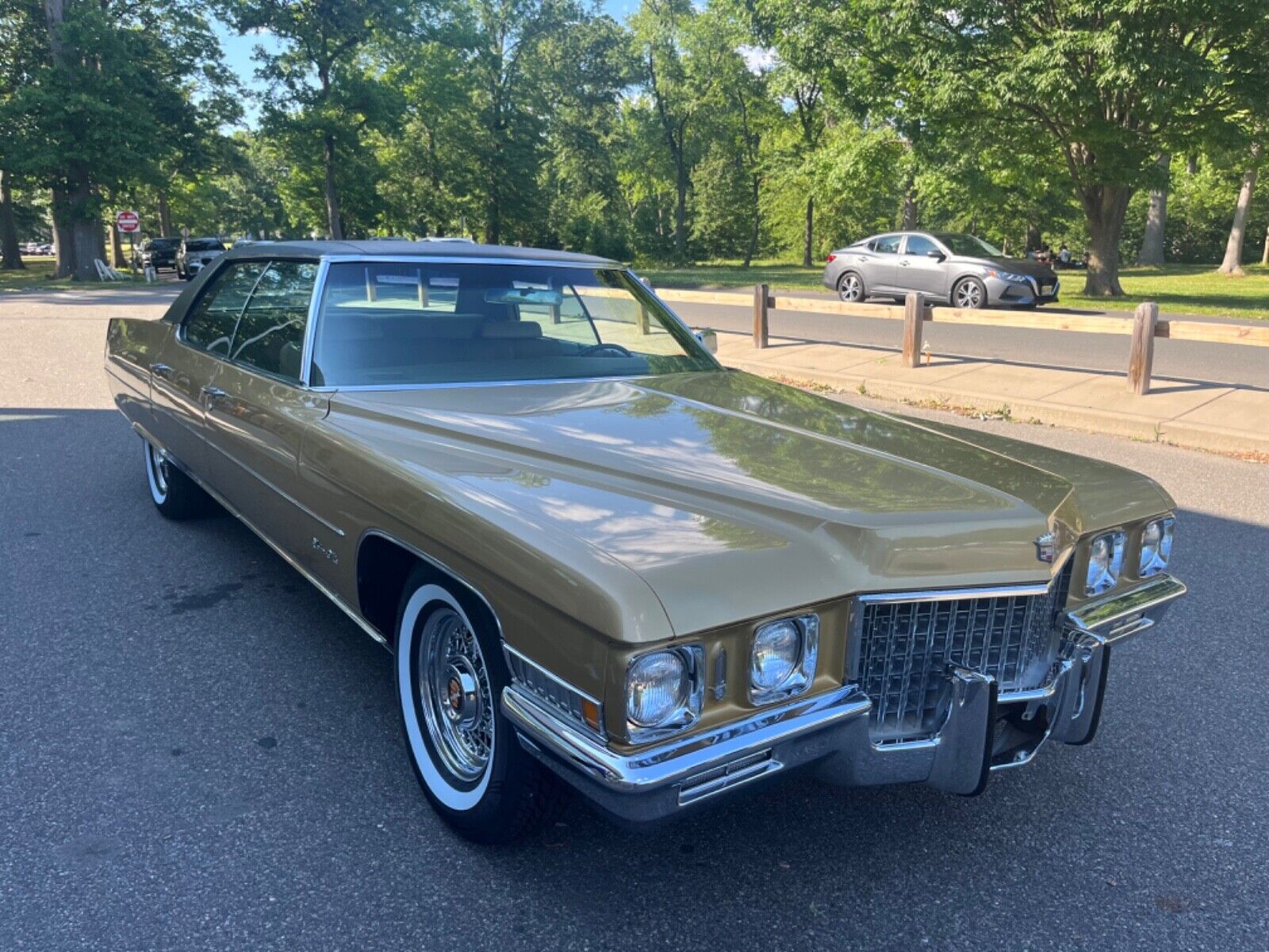 Cadillac-DeVille-1971-3