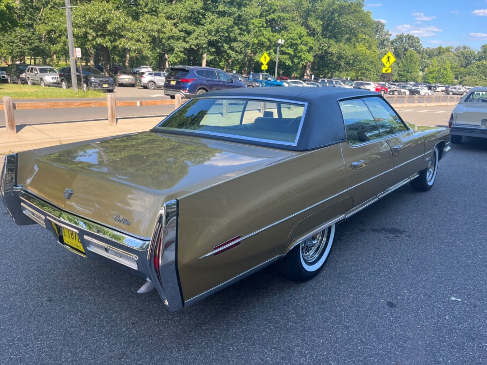 Cadillac-DeVille-1971-4