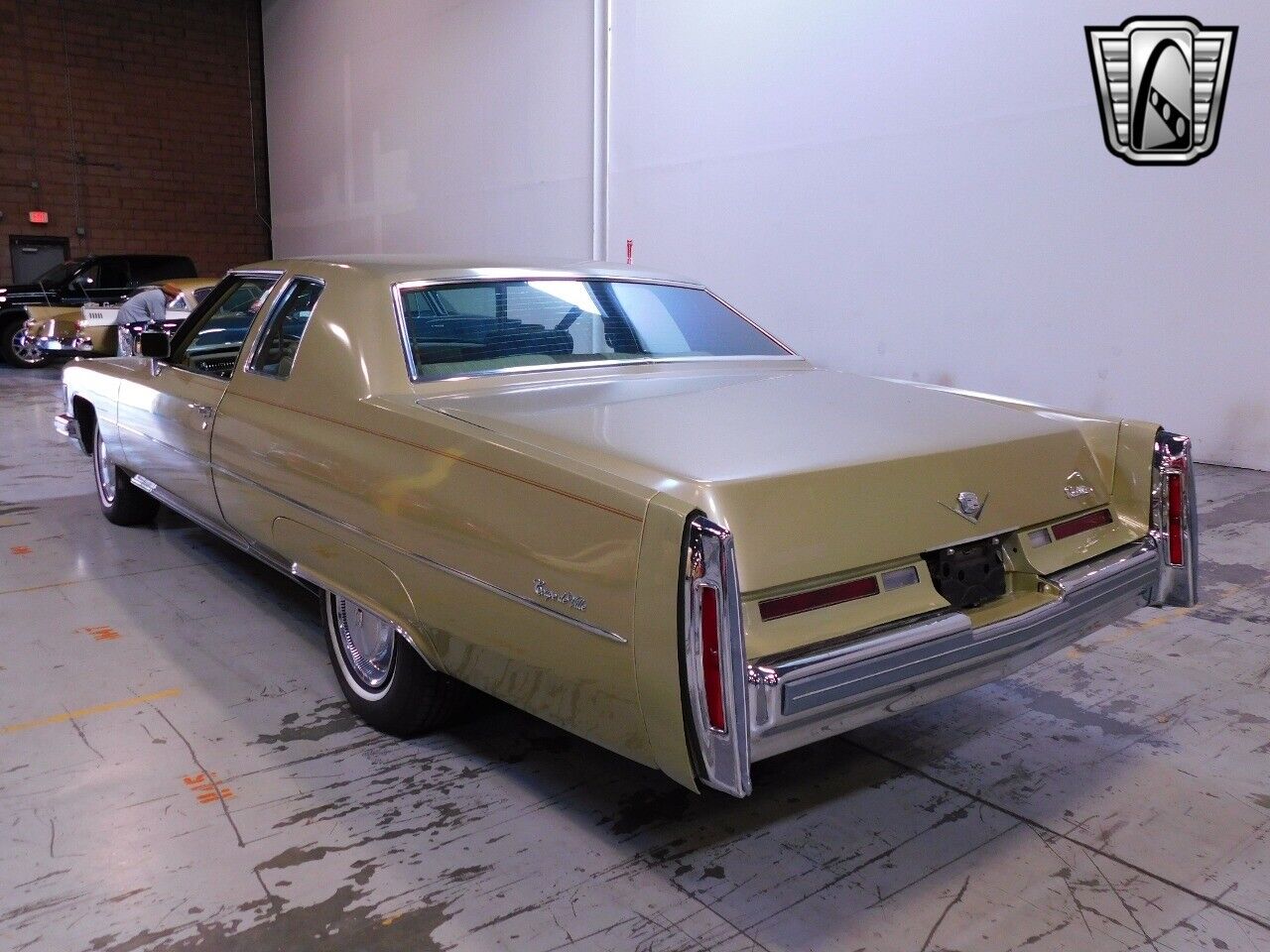 Cadillac-DeVille-1975-3