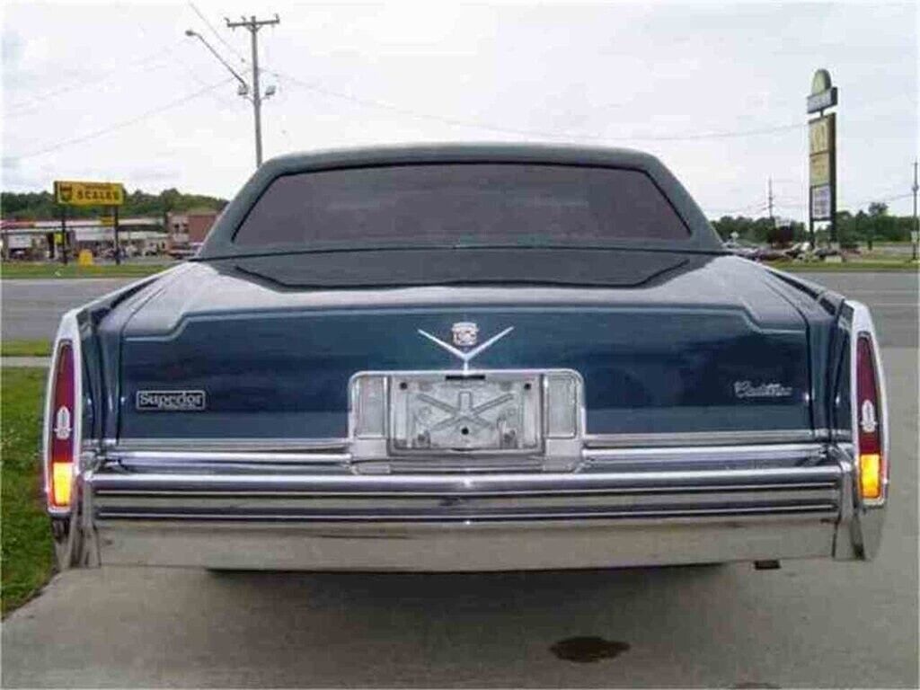 Cadillac-DeVille-1979-11