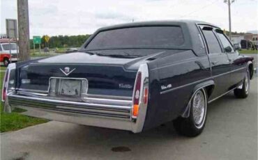 Cadillac-DeVille-1979-3