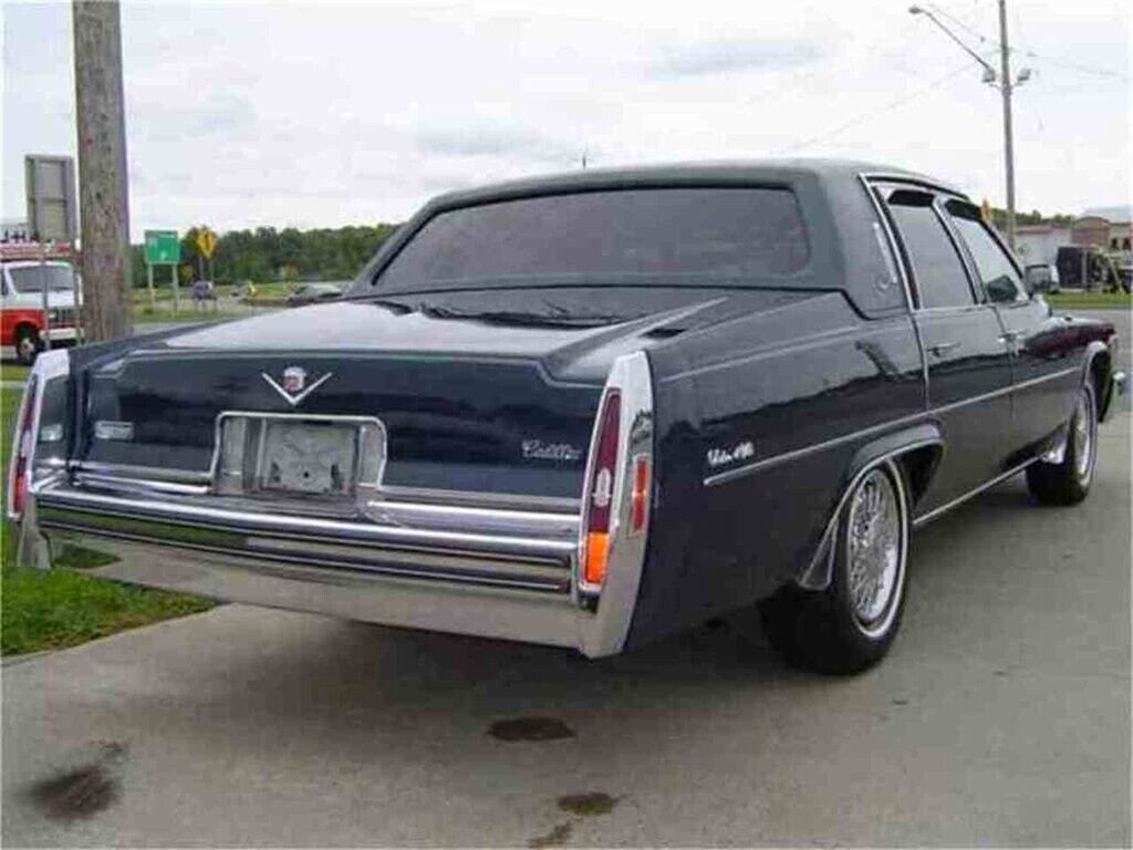 Cadillac-DeVille-1979-3