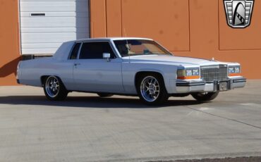 Cadillac-DeVille-1982-8