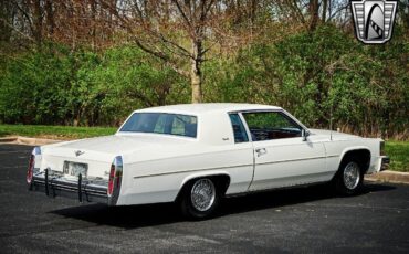 Cadillac-DeVille-1984-5