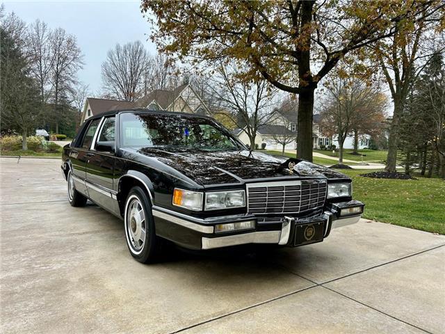 Cadillac-DeVille-1992-2