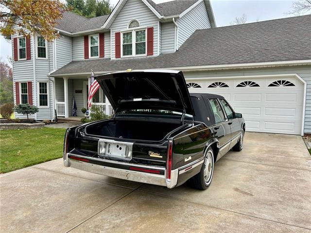 Cadillac-DeVille-1992-21