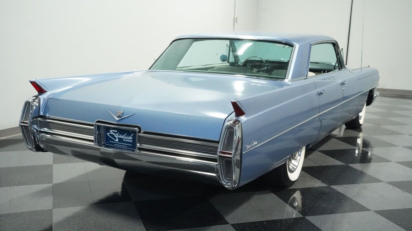 Cadillac-DeVille-Berline-1964-10