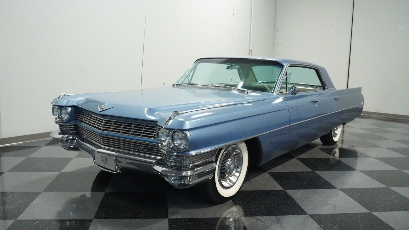 Cadillac-DeVille-Berline-1964-5