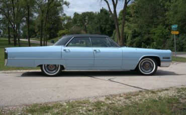 Cadillac-DeVille-Berline-1966-8