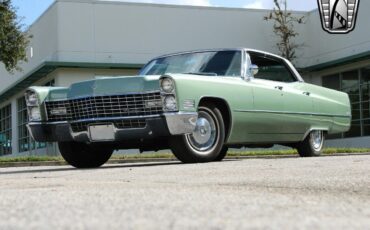 Cadillac-DeVille-Berline-1967-2