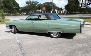 Cadillac-DeVille-Berline-1967-5