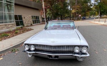 Cadillac-DeVille-Cabriolet-1961-1