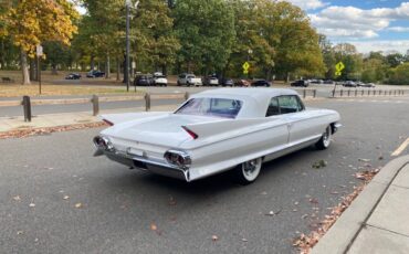 Cadillac-DeVille-Cabriolet-1961-12