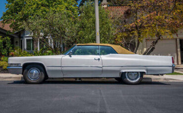 Cadillac-DeVille-Cabriolet-1969-2