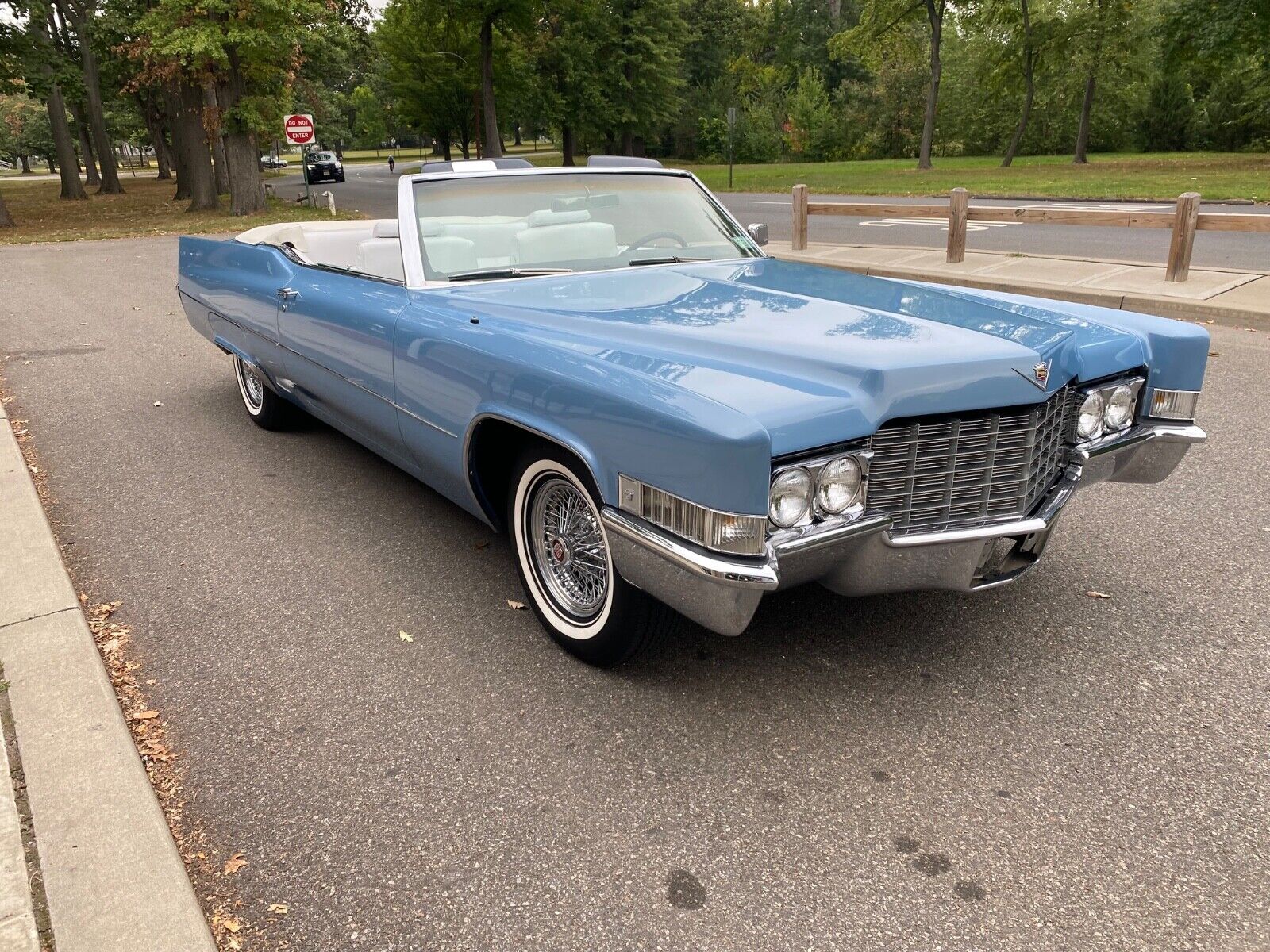 Cadillac-DeVille-Cabriolet-1969-3