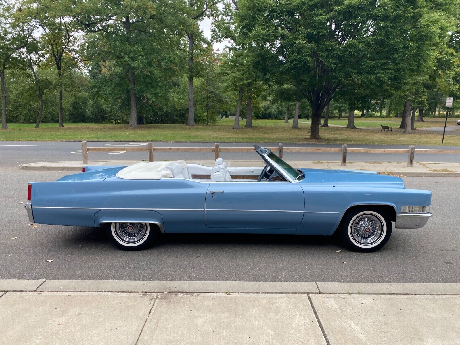 Cadillac-DeVille-Cabriolet-1969-5