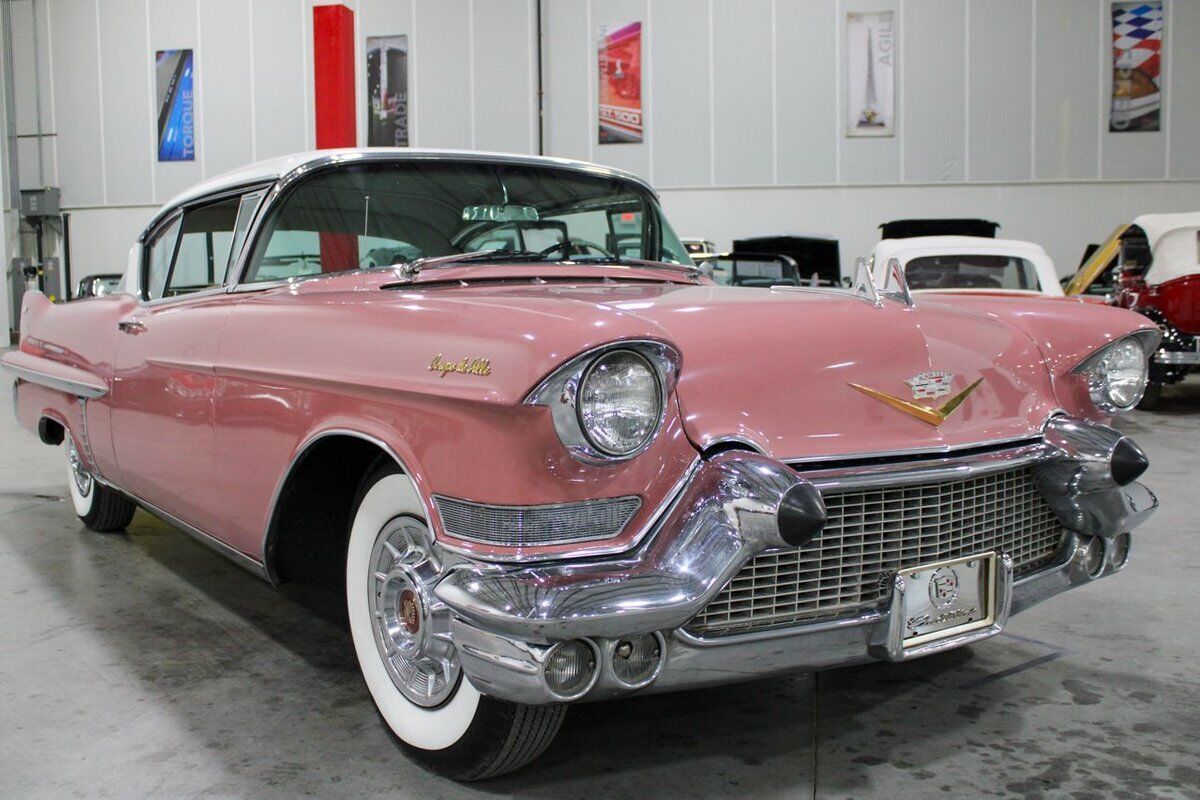 Cadillac-DeVille-Coupe-1957-10