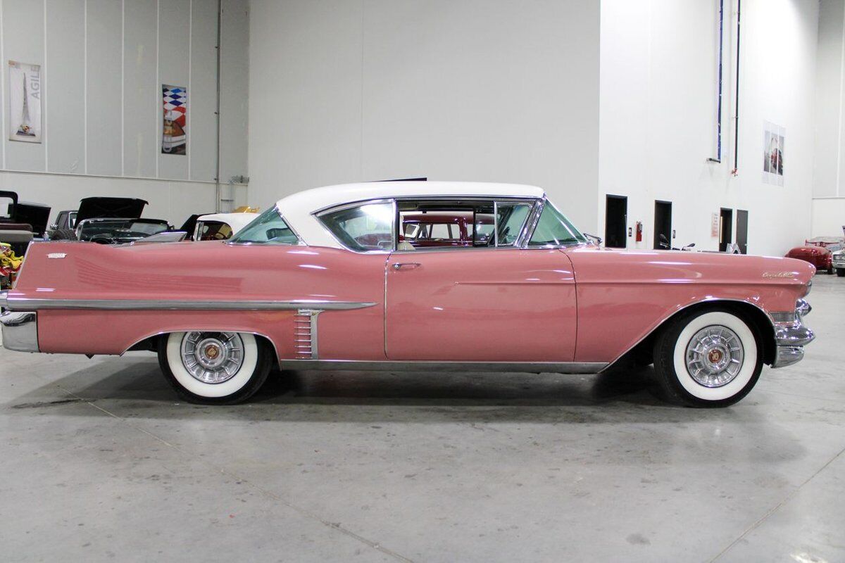 Cadillac-DeVille-Coupe-1957-8