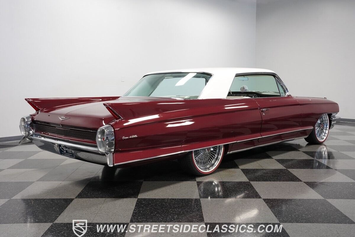 Cadillac-DeVille-Coupe-1962-12