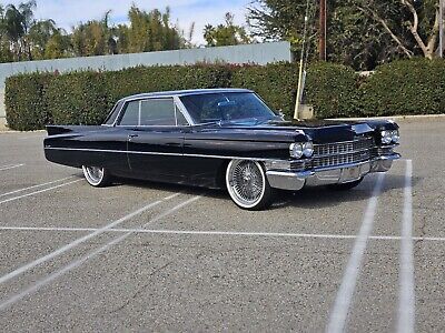 Cadillac-DeVille-Coupe-1963-2