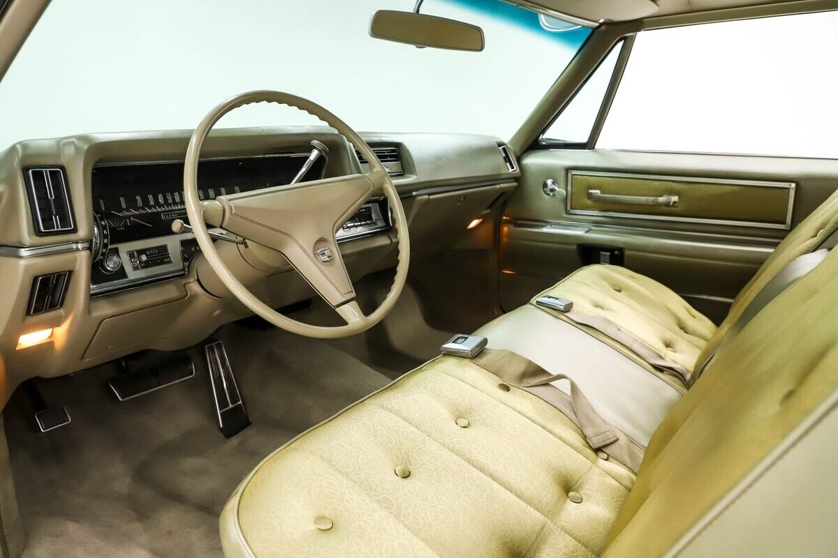 Cadillac-DeVille-Coupe-1968-2