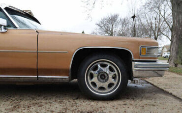 Cadillac-DeVille-Coupe-1976-10