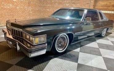 Cadillac-DeVille-Coupe-1977-1