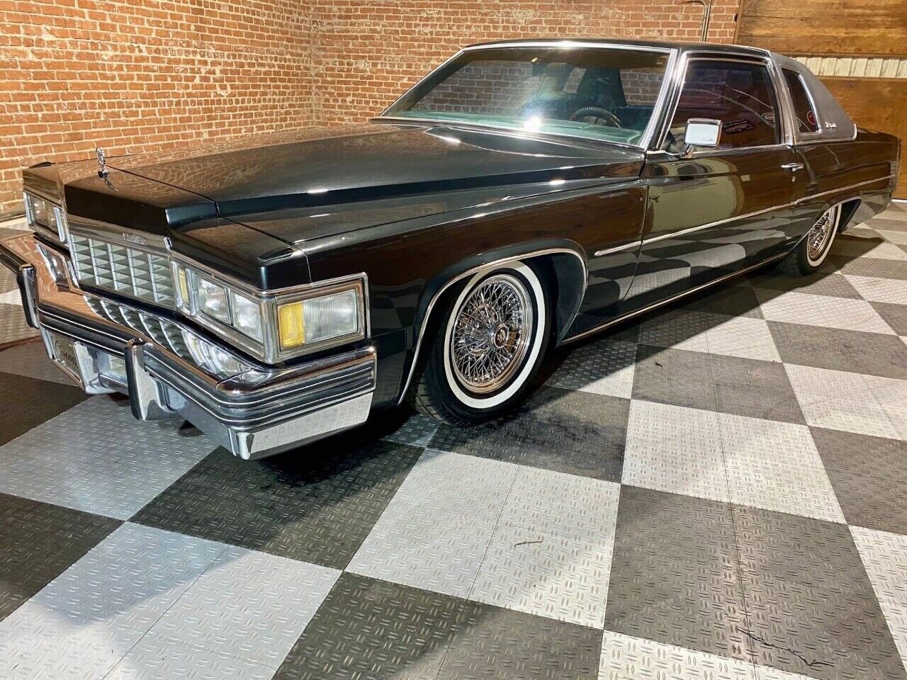 Cadillac DeVille Coupe 1977 à vendre