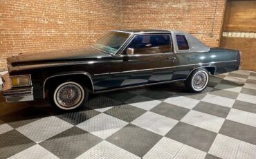 Cadillac-DeVille-Coupe-1977-6