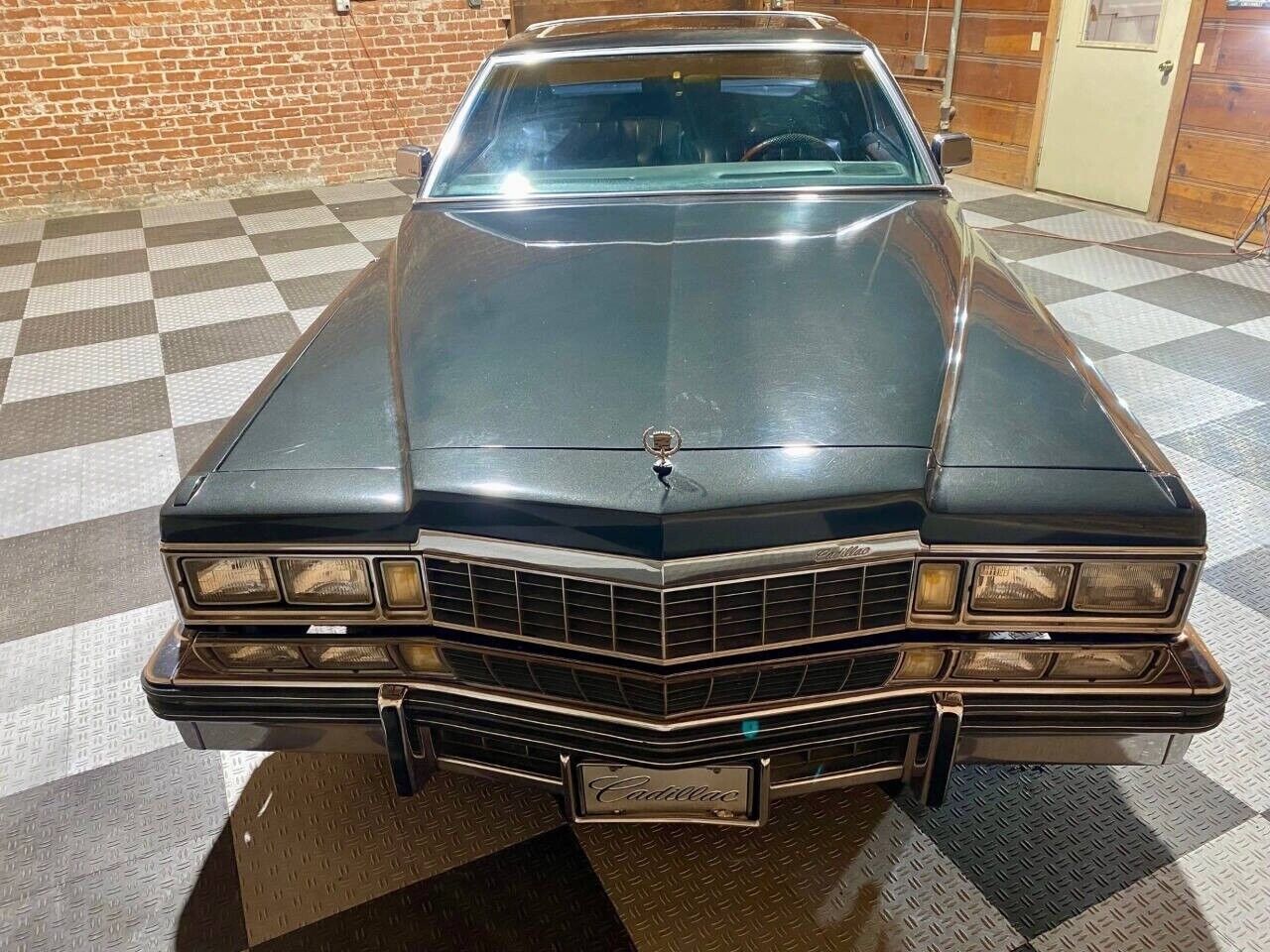 Cadillac-DeVille-Coupe-1977-9