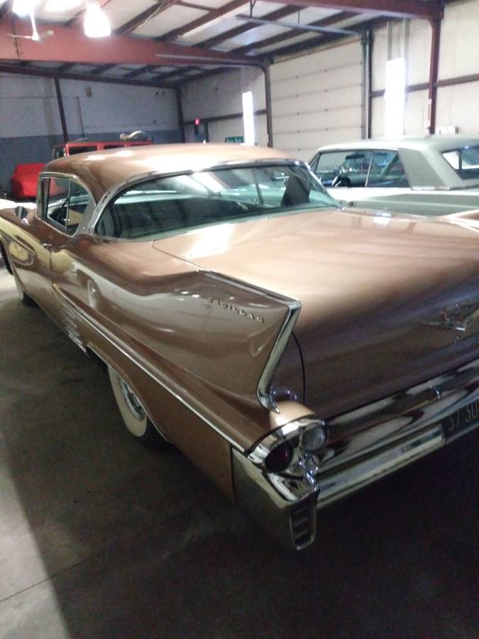 Cadillac-Deville-1958-7