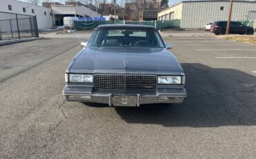 Cadillac-Deville-1988-10