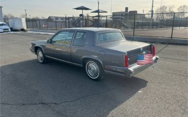 Cadillac-Deville-1988-9