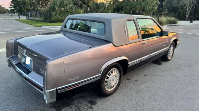 Cadillac-Deville-1992-5