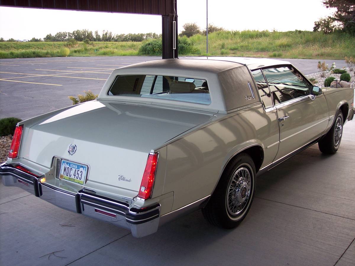 Cadillac-Eldorado-1981-1