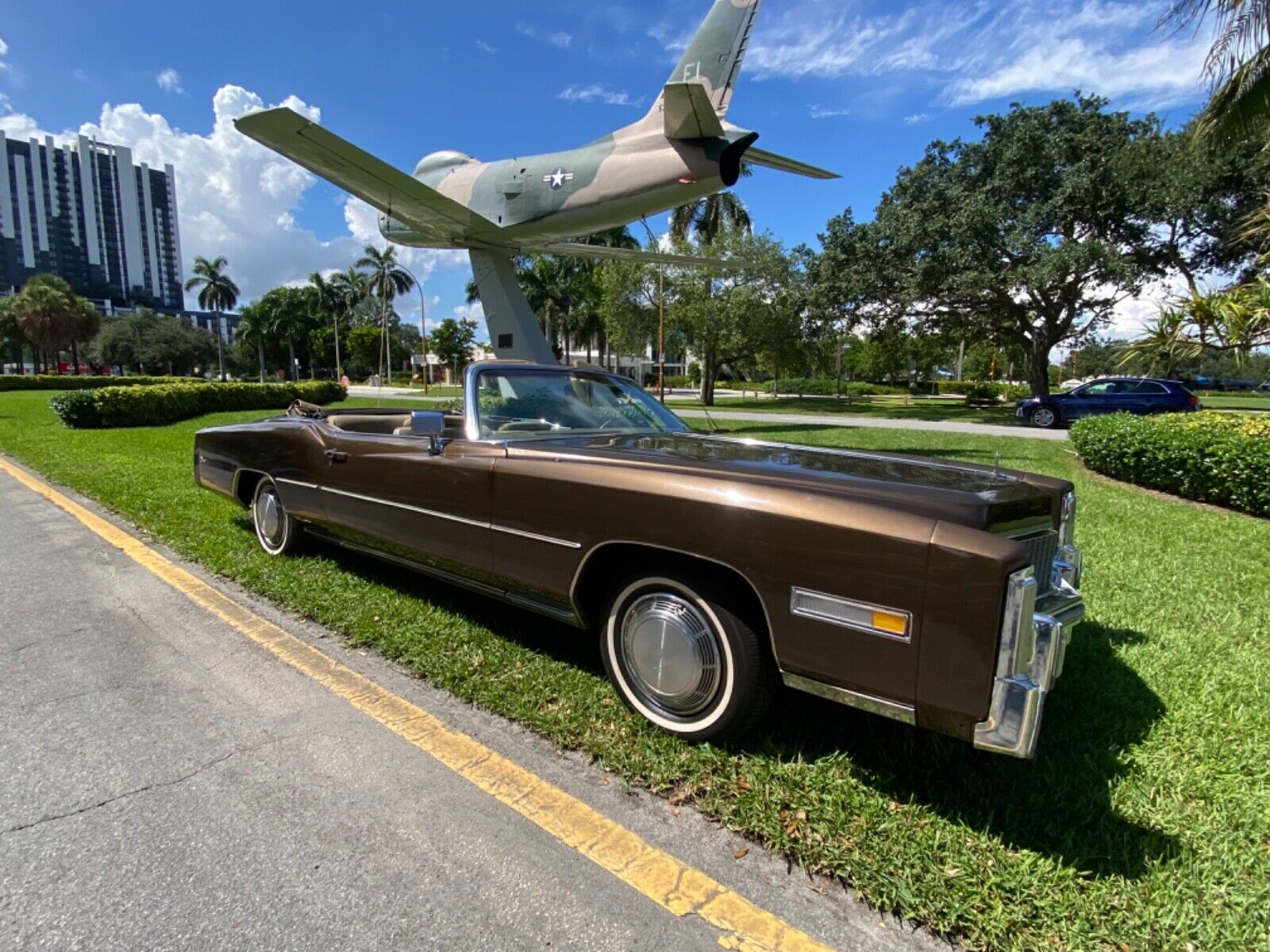 Cadillac-Eldorado-Cabriolet-1976-17