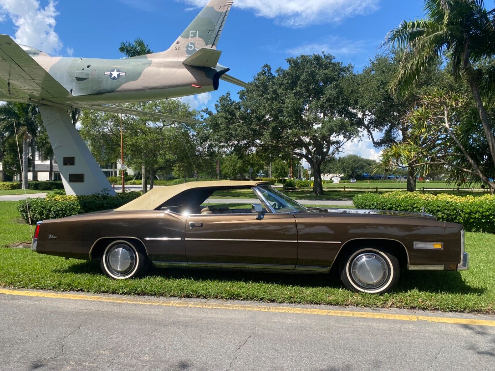 Cadillac-Eldorado-Cabriolet-1976-20